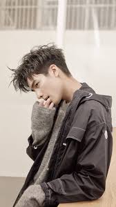 Pin By Uyen On Songweilong Asian Man Haircut Asian Hair Korean Men Hairstyle