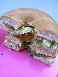 Ca Demenage En Cuisine Bagel Au Saumon Fume Bagels Saumon Saumon Fume Saumon