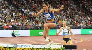 Gesa felicitas krause (* 1992), deutsche leichtathletin selina shirin müller (* 1993), deutsche sängerin und schauspielerin einzelnachweise  bearbeiten  9 07 51 Min Gesa Felicitas Krause Lauft Deutschen Rekord Leichtathletik De