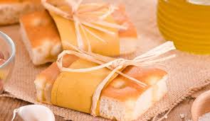 Entdecke rezepte, einrichtungsideen, stilinterpretationen und andere ideen zum ausprobieren. Focaccia Con Lievito Madre Soffice A Lunga Lievitazione