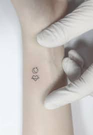 Hình xăm chú bướm 3d y như thật ở ngón tay. Ghim Tren XÄƒm
