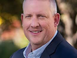 Hollenbeck named sole finalist for top county job