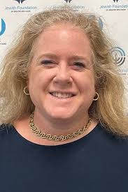 Lisa Stanger's Instagram, Twitter & Facebook