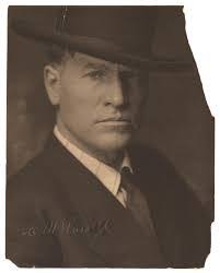 Charlie Russell's Instagram, Twitter & Facebook