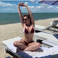 Jornalista, radialista, escritora, comentarista e ativista política, foi a mulher mais votada para a. Com 20 Quilos A Menos Joice Hasselmann Nao Admite Ajudinha De Procedimentos Esteticos Na Nova Silhueta Famosos Extra Online