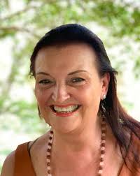 Roslyn Donaldson's Instagram, Twitter & Facebook