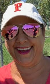 Robyn Ferris's Instagram, Twitter & Facebook