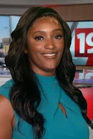 Noelle Williamson's Instagram, Twitter & Facebook