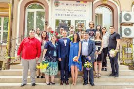 Transcrierea certificatelor de divort emise de autoritatile romane in registrele de stare civila din alte state membre ale uniunii europene se poate efectua numai daca sunt insotite de certificatul prevazut de art. Fotografie De Cununie Civila Si Nunta Bucuresti Mariana Si Romulus From Life To Pixel