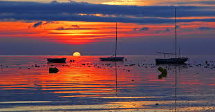 As of 2016, it had a population of 642,191 with an area of 6,864 square kilometres (2,650 square miles). Die Charente Maritime Entdecken Destination Ile De Re