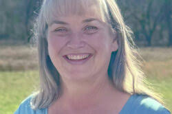 Shelley Downey's Instagram, Twitter & Facebook