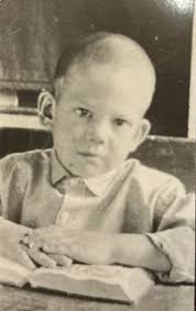 Essie Gray **BIRTH**23 May 1898**DEATH**17 Jul 1920 (aged 22) Marion  County, Kentucky, USA **BURIAL** [Ryder  Cemetery](https://www.findagrave.com/cemetery/75851/ryder-cemetery)  Lebanon, Marion County, Kentucky Parents: Archa Gray and Ella Victoria ...