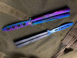 Learn Some Easiest To Play Butterfly Knife Tricks Butterfly Knife Pretty Knives Knife Aesthetic