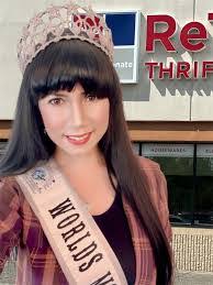 April Merrick's Instagram, Twitter & Facebook