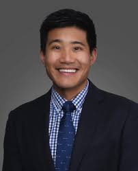 🌟RESIDENT SPOTLIGHT🌟 💫 Lauren Everett, MD from @umd_anesthesia 💫 Where  are you from? Santa Barbara, CA 📍 Undergrad: Barnard College in NYC 📖  Graduate School: Post-bacc at Barnard College 📚 Medical School: