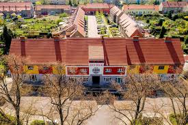 73 % der inserate der seite wohnungen magdeburg sind angebote von professionellen immobilienmaklern. Gemeinnutzige Wohnungsgenossenschaft Gartenstadt Kolonie Reform Eg