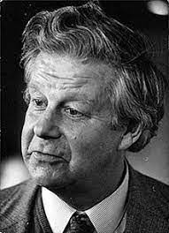 Lizbeth Pearson's Instagram, Twitter & Facebook