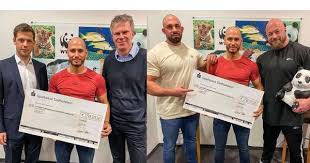 Super Aktion Von Flying Uwe Und Dem Kompletten Teamsmilodox 279 733 55 Euro Werden An Wwf Australien Gespendet Smi In 2020 Book Cover Baseball Cards Fitness
