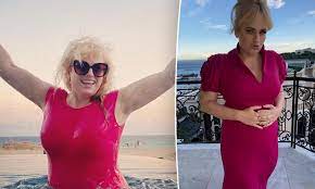 The actress, 41, oozed confidence in a chic black swimsuit as she proudly. Rebel Wilson Continues To Show Off Her 20kg Weight Loss As She Takes A Dip In A Pink Swimsuit Daily Mail Online