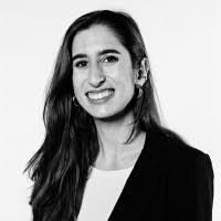 Alexandra Piper's Instagram, Twitter & Facebook