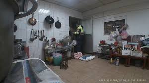 老翁倒臥廚房鳳警即刻救援