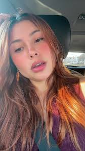 Hillary Márquez (@sallwamarquez)