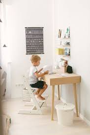 So setzt du einen besonders starken akzent und den sekretär in szene. Kinderschreibtisch Maison Du Monde Antons Ganze Welt Kinder Zimmer Kinderzimmer Schulkind Kinderschreibtisch