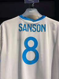 Tervetuloa viihtymään intersportin ammattitaitoisen ja koulutetun henkilökunnan palveltavaksi. De Nouveaux Flocages Pour Les Maillots 2020 2021 De L Om