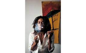 The song uses marley's most militantly rastafarian lyrics.(). Bob Marley Dies Ist Die Todesursache Der Reggae Legende