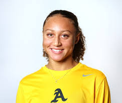 Lilly Hirsch's Instagram, Twitter & Facebook