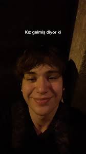 Kız Gelmiş Bana Diyorki Ben Mi Eren Mi