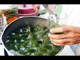 Cukup gunakan daun cincau segar dan air hangat, sajian menyegarkan untuk keluarga siap dalam sekejap. Es Cincau Tanpa Santan Mas Oben Gulanya Campur Pandan Stasiun Jayakarta Youtube