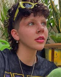 Abigail Hooper (abigailhooper90)