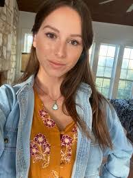 Kiah Johnson's Instagram, Twitter & Facebook