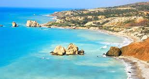 Mamaia atrage foarte multi turisti nu doar datorita plajelor si cluburilor, ci si pentru festivalurile de muzica electronica in aer liber si. Vacanta De 1 Mai In Cipru 148 Euro P Zbor 5 Nopti De Cazare Travelator