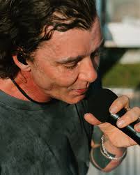 Hey can you watch our boss for us real quick? If you wanna have a staring  contest with Jerry here's your chance 😂 Also… Kae wasn't having it lol