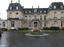 Chateau Les Crayeres In Reims French Architecture European Castles Cottage Lake