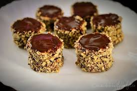 Tort cu crema de lamaie, un tort absolut genial | jamilacuisine. Tobite Saraberne Sarah Bernhardt Dulciuri Fel De Fel Facebook