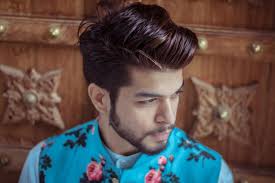 Potongan rambut standard sekitar 2cm, dan belahan rambut dibuat di samping, sehingga rambut disisir kearah samping. Inspirasi 7 Potongan Rambut Quiff Hairstyles Ala Bintang Hollywood Bukareview
