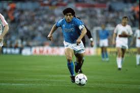 In 1984, maradona played a fundraising match in one of the poorest suburbs of naples to aid a sick child in need of an expensive operation. Diego Maradona Ich Fuhlte Mich Wie Superman Eine Legende Wird 60 Sport Idowa
