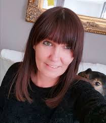 Kann mir bitte jemand einen Hippielook zaubern. Vielen Dank und einen  schönen Abend