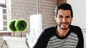 Brandon truaxe, the creator of deciem, died in january after a tumultuous 2018. Deciem Grunder Brandon Truaxe Die Wohl Kontroverseste Figur Der Beauty Branche Ist Verstorben Vogue Germany