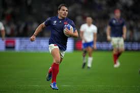 Antoine Dupont, sept extra : "il leur fait confiance pour gagner un titre,  sinon il ne viendrait pas" - La DH/Les Sports+