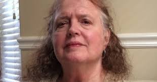 During The Reign,' A Dissolving Family Retells Its History