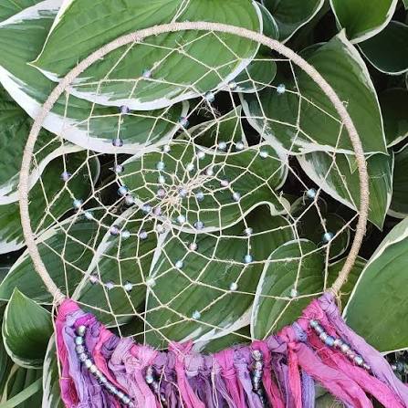 DIY: How To Make A Simple Dreamcatcher – Darn Good Yarn