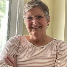 What chain weave would complement a rustic cast sterling silver and garnet  pendant?