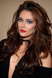 Heather Elwell's Instagram, Twitter & Facebook