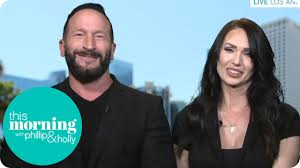 Explicitr секс от swing s05e04. Swinging With Other Couples Keeps Our Marriage Alive This Morning Youtube
