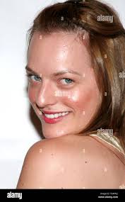 Elizabeth moss in hi-res stock photography and images
