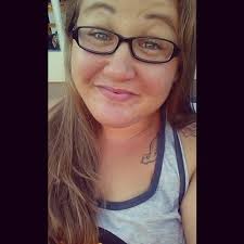 Lindsay Bostich (@itslindsayyo)